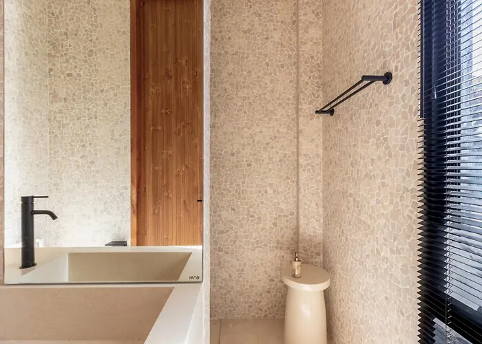 Art Villas- Designer Pool Retreat Close To Shops & Dining 別荘 ウブド