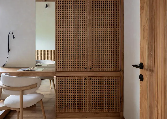 Art Villas- Designer Pool Retreat Close To Shops & Dining 別荘 *