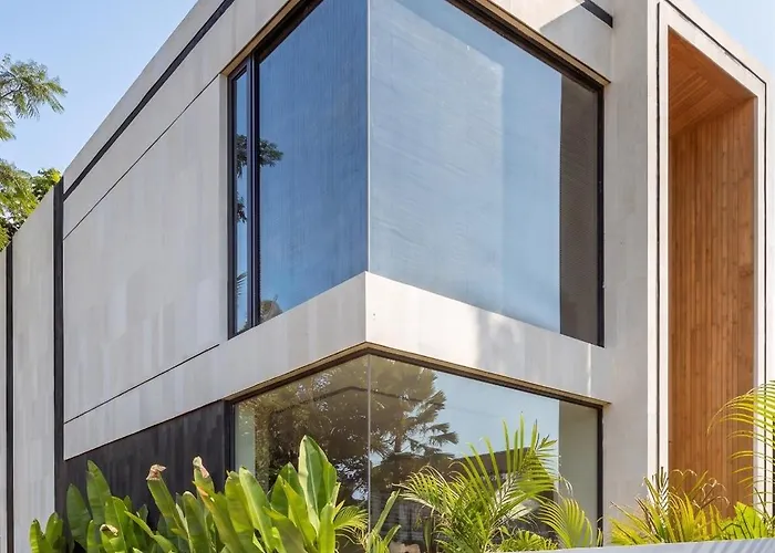 Art Villas- Designer Pool Retreat Close To Shops & Dining