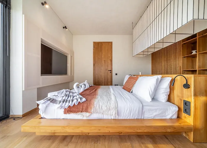 別荘 Art Villas- Designer Pool Retreat Close To Shops & Dining *