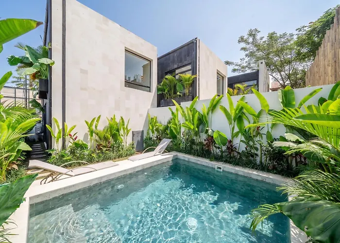 Art Villas- Designer Pool Retreat Close To Shops & Dining 別荘 *